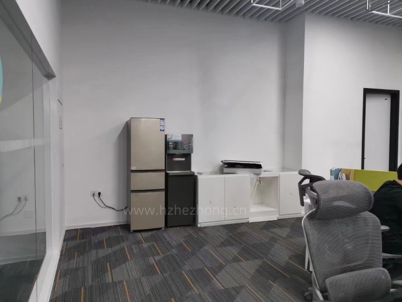 深圳零一学院使用贺众牌饮水机